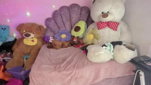 Snapshot of pocahontas_cute chatting on February 2026 06:17:01 AM Nicole online show from February 2026 06:17:01 AM