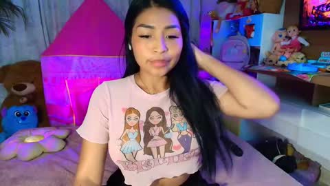 Nicole online show from February 2026 02:40:01 AM