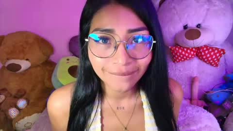 Snapshot of pocahontas_cute chatting on June 2026 11:24:02 PM Nicole online show from June 2026 11:24:02 PM