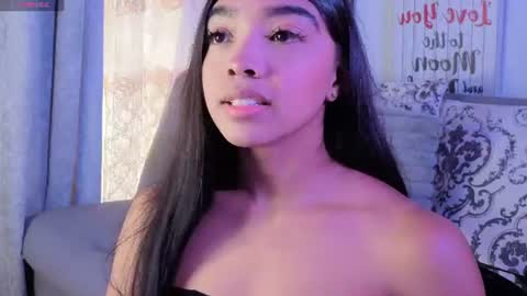 Snapshot of pocahontas_moon chatting on June 2026 03:49:02 PM Pocahontas online show from June 2026 03:49:02 PM