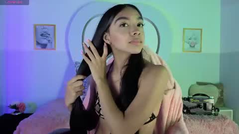 Snapshot of pocahontas_moon chatting on June 2026 03:13:01 PM Pocahontas online show from June 2026 03:13:01 PM
