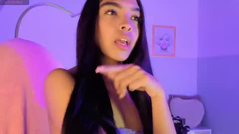 Snapshot of pocahontas_moon chatting on July 2026 03:29:01 PM Pocahontas online show from July 2026 03:29:01 PM