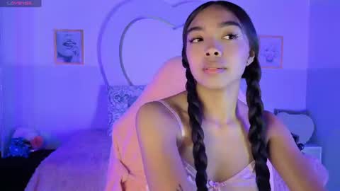 Snapshot of pocahontas_moon chatting on July 2026 03:38:02 PM Pocahontas online show from July 2026 03:38:02 PM
