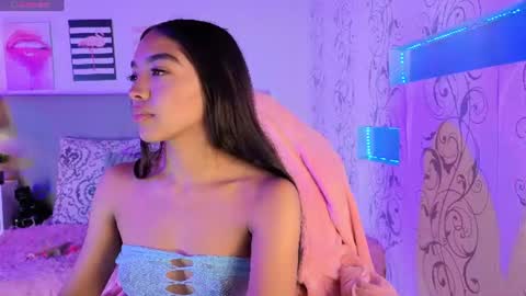 Snapshot of pocahontas_moon chatting on July 2026 03:29:02 PM Pocahontas online show from July 2026 03:29:02 PM