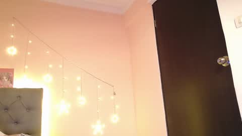  Luna  online show from February 2025 07:44:02 PM