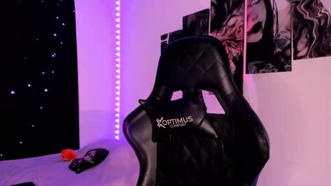 Snapshot of poison_willow chatting on December 2024 09:34:02 PM Willow Hours 12pm to 630pm Colombian time FRIDAY AND SUNDAY FREE DAYS online show from December 2024 09:34:02 PM