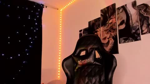 Snapshot of poison_willow chatting on December 2024 10:26:01 PM Willow Hours 12pm to 630pm Colombian time FRIDAY AND SUNDAY FREE DAYS online show from December 2024 10:26:01 PM