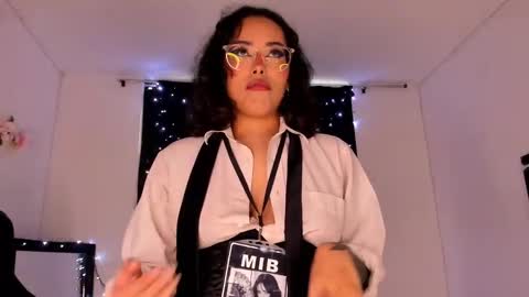 Snapshot of poison_willow chatting on January 2025 09:03:01 PM Willow Hours 12pm to 630pm Colombian time FRIDAY AND SUNDAY FREE DAYS online show from January 2025 09:03:01 PM