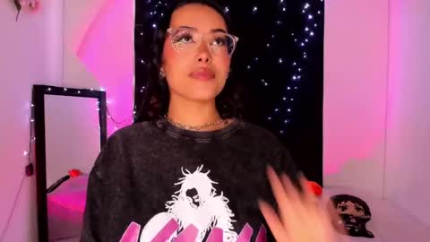 Snapshot of poison_willow chatting on January 2025 05:23:01 PM Willow Hours 12pm to 630pm Colombian time FRIDAY AND SUNDAY FREE DAYS online show from January 2025 05:23:01 PM