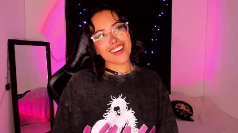 Snapshot of poison_willow chatting on January 2025 11:27:01 PM Willow Hours 12pm to 630pm Colombian time FRIDAY AND SUNDAY FREE DAYS online show from January 2025 11:27:01 PM