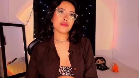 Snapshot of poison_willow chatting on January 2025 08:45:02 PM Willow Hours 12pm to 630pm Colombian time FRIDAY AND SUNDAY FREE DAYS online show from January 2025 08:45:02 PM