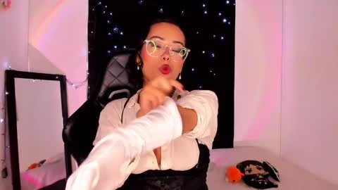 Snapshot of poison_willow chatting on January 2025 05:26:02 PM Willow Hours 12pm to 630pm Colombian time FRIDAY AND SUNDAY FREE DAYS online show from January 2025 05:26:02 PM