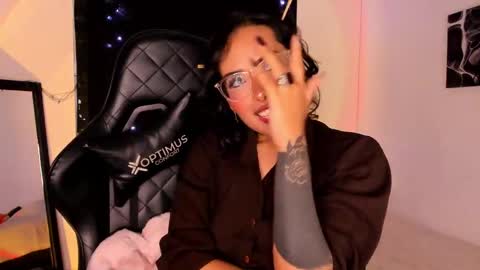 Snapshot of poison_willow chatting on January 2025 08:36:02 PM Willow Hours 12pm to 630pm Colombian time FRIDAY AND SUNDAY FREE DAYS online show from January 2025 08:36:02 PM