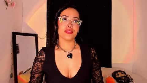 Snapshot of poison_willow chatting on February 2025 08:17:02 PM Willow Hours 12pm to 630pm Colombian time FRIDAY AND SUNDAY FREE DAYS online show from February 2025 08:17:02 PM