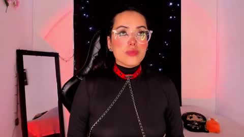 Snapshot of poison_willow chatting on February 2025 05:53:02 PM Willow Hours 12pm to 630pm Colombian time FRIDAY AND SUNDAY FREE DAYS online show from February 2025 05:53:02 PM