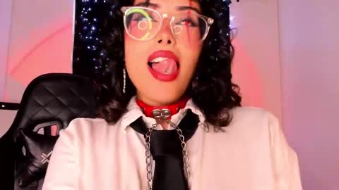 Snapshot of poison_willow chatting on March 2025 05:49:01 PM Willow Hours 12pm to 630pm Colombian time FRIDAY AND SUNDAY FREE DAYS online show from March 2025 05:49:01 PM