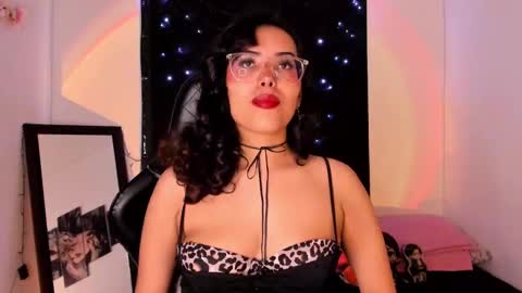Snapshot of poison_willow chatting on March 2025 05:50:02 PM Willow Hours 12pm to 630pm Colombian time FRIDAY AND SUNDAY FREE DAYS online show from March 2025 05:50:02 PM