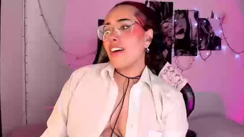 Snapshot of poison_willow chatting on September 2025 06:31:01 PM Willow Hours 12pm to 630pm Colombian time FRIDAY AND SUNDAY FREE DAYS online show from September 2025 06:31:01 PM