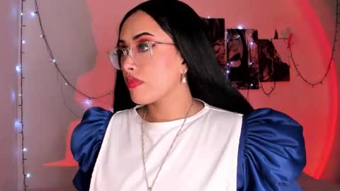 Snapshot of poison_willow chatting on November 2025 06:00:02 PM Willow Hours 12pm to 630pm Colombian time FRIDAY AND SUNDAY FREE DAYS online show from November 2025 06:00:02 PM