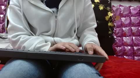 Aleja online show from September 2025 12:32:02 PM