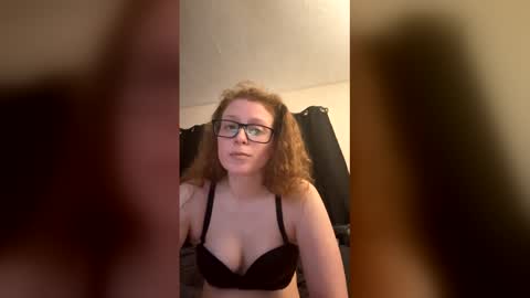 poisonivyy95 online show from March 2026 01:42:01 AM