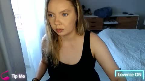 Snapshot of polinajones chatting on May 2026 02:57:02 PM PolinaJones online show from May 2026 02:57:02 PM