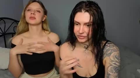 Snapshot of pollidollis chatting on April 2026 02:49:01 AM PolliNata online show from April 2026 02:49:01 AM