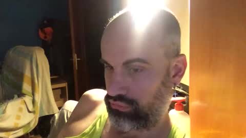 Snapshot of pollito1985 chatting on February 2026 06:31:02 AM DIEGO O DIEGUITO online show from February 2026 06:31:02 AM