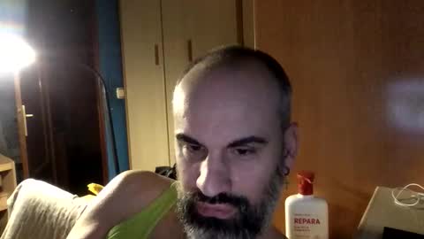 Snapshot of pollito1985 chatting on February 2026 06:10:01 AM DIEGO O DIEGUITO online show from February 2026 06:10:01 AM