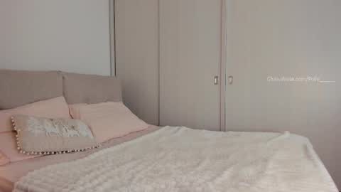 Polly online show from November 2025 04:07:01 PM