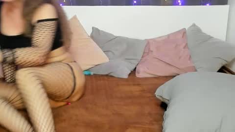 Polly online show from January 2025 06:15:01 PM