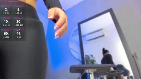 POLLY online show from October 2025 10:45:01 AM