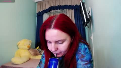 Snapshot of pollygreen chatting on December 2024 09:00:02 AM Olivia online show from December 2024 09:00:02 AM