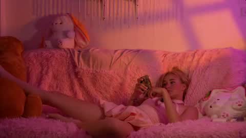 Pollystrokerx online show from August 2026 03:25:01 PM