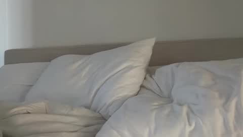 Snapshot of pollyyypocket chatting on December 2025 04:04:01 PM Polly Pocket online show from December 2025 04:04:01 PM