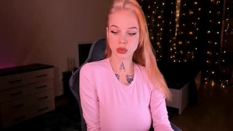 Megan.online  online show from December 2025 02:57:02 PM