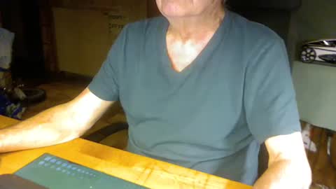 Snapshot of pomme1949 chatting on January 2025 05:03:01 PM pomme1949 online show from January 2025 05:03:01 PM