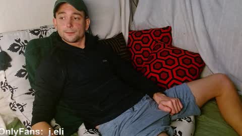 Snapshot of poppunk4life chatting on January 2025 01:12:02 AM Kyle online show from January 2025 01:12:02 AM