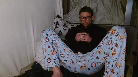 Snapshot of poppunk4life chatting on March 2025 05:05:02 AM Kyle online show from March 2025 05:05:02 AM