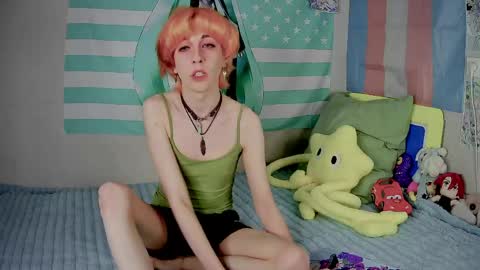 poppyfluffy online show from April 2026 06:12:02 PM