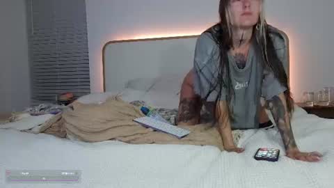 Snapshot of poppyquinn chatting on June 2026 01:41:02 AM PoppyQuinn online show from June 2026 01:41:02 AM