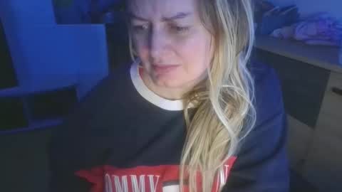 MelissOfficial online show from February 2026 06:06:01 PM