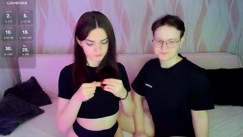 Ana and Tati online show from December 2025 12:48:01 AM