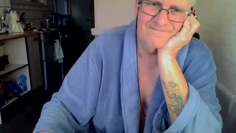 Snapshot of poshman65 chatting on November 2025 09:30:01 AM poshman65 online show from November 2025 09:30:01 AM