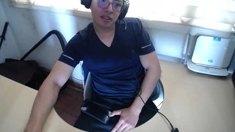 powerfulzeus2 online show from October 2025 06:38:02 PM