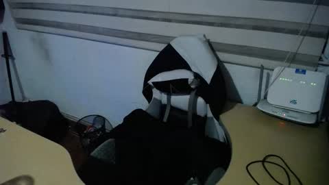 powerfulzeus2 online show from December 2025 01:55:01 AM