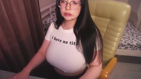 Lina online show from February 2025 07:37:01 AM