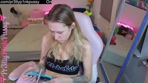 Snapshot of pr3ttyp1nkpussy chatting on January 2025 02:33:02 AM Evangeline Eva Darling online show from January 2025 02:33:02 AM