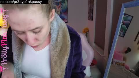 Snapshot of pr3ttyp1nkpussy chatting on February 2025 03:22:01 AM Evangeline Eva Darling online show from February 2025 03:22:01 AM