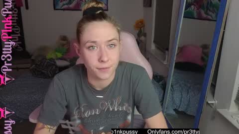 Snapshot of pr3ttyp1nkpussy chatting on September 2025 01:49:02 AM Evangeline Eva Darling online show from September 2025 01:49:02 AM
